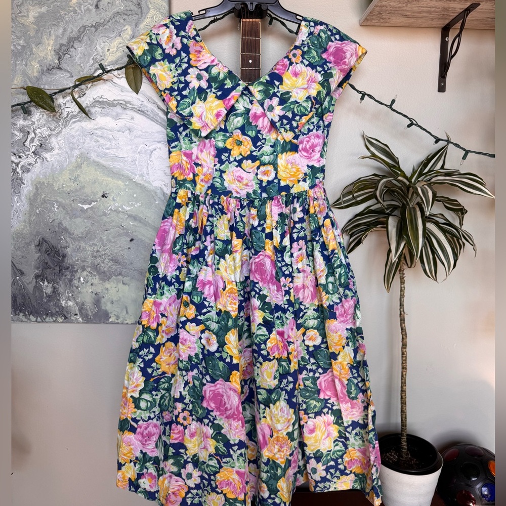 Vintage 70s Marshall Field’s V-Neck Floral Midi Dress